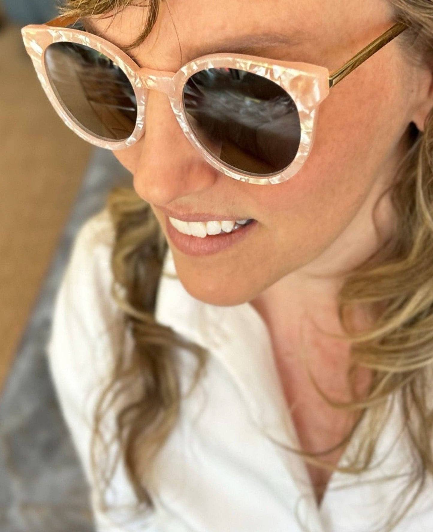 OCEANSIDE PINK MODERN CAT EYE SUNGLASS WITH GRAY MIRRORED LENSES